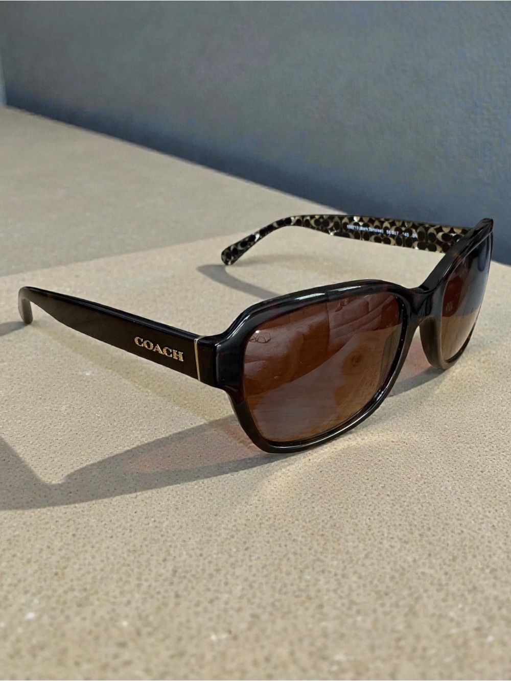 Coach HC 8232 (L1010) 550713 Dark Tortoise Sunglasses with Case - Picture 1 of 12